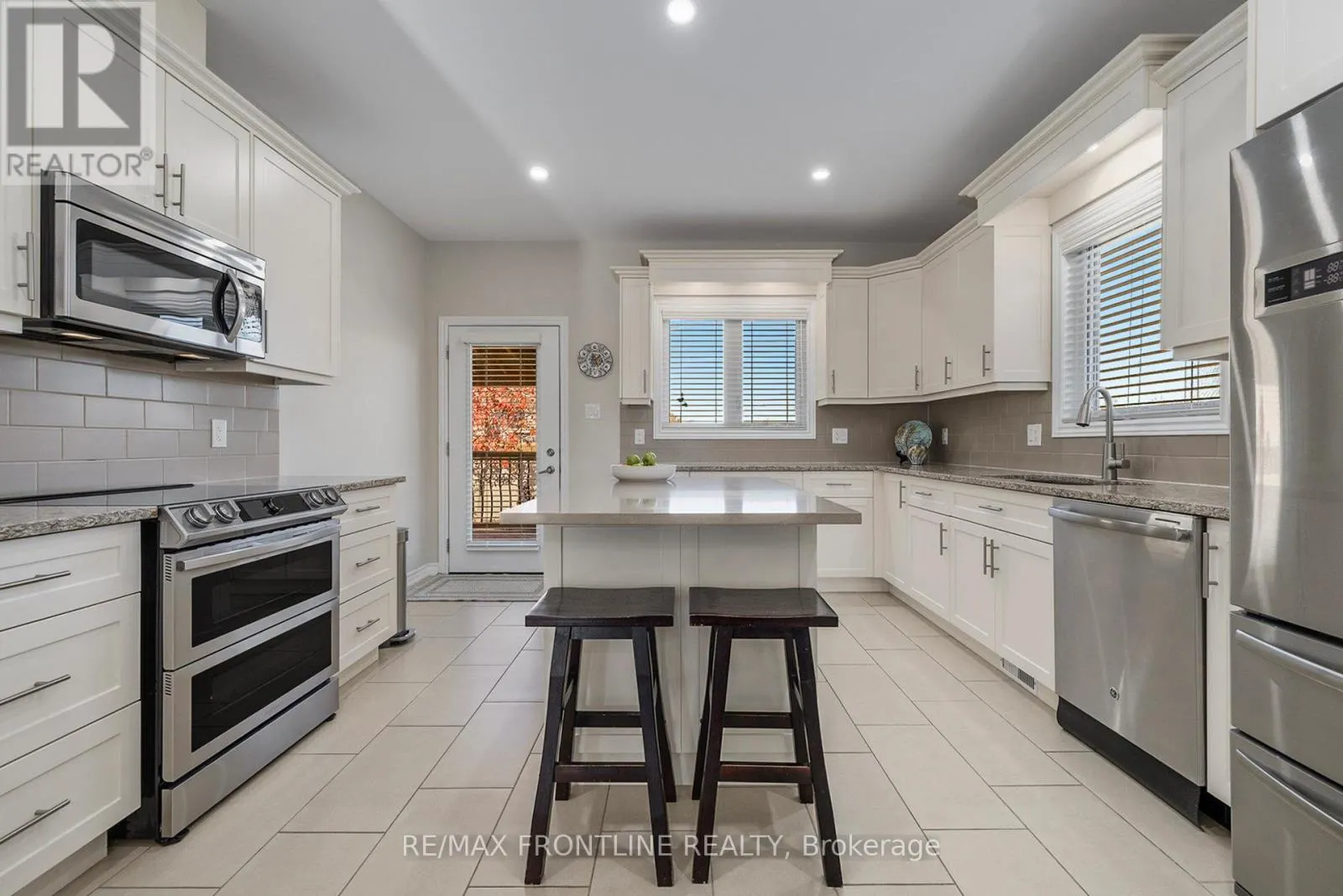 7 SENATORS GATE DRIVE