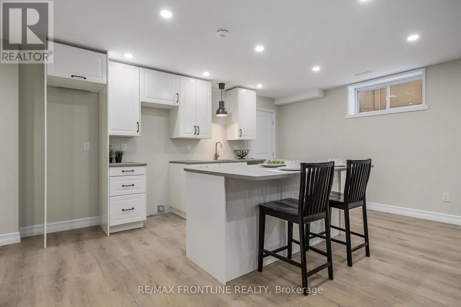 7 SENATORS GATE DRIVE