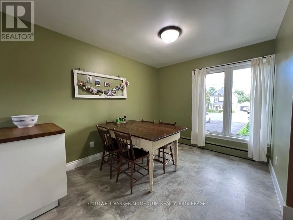 3834 VICTORIA AVENUE