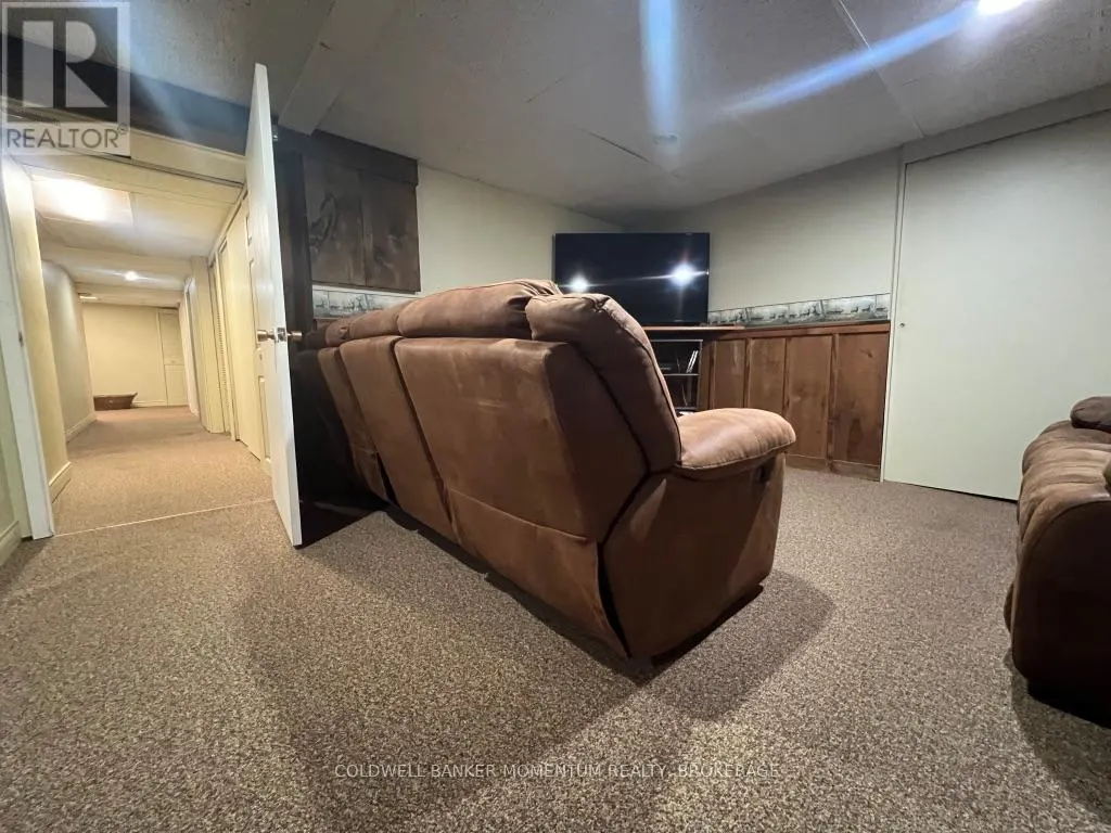 3834 VICTORIA AVENUE