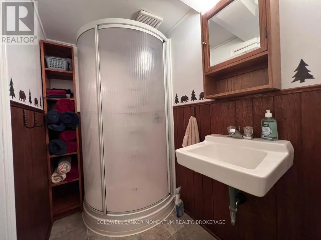 3834 VICTORIA AVENUE