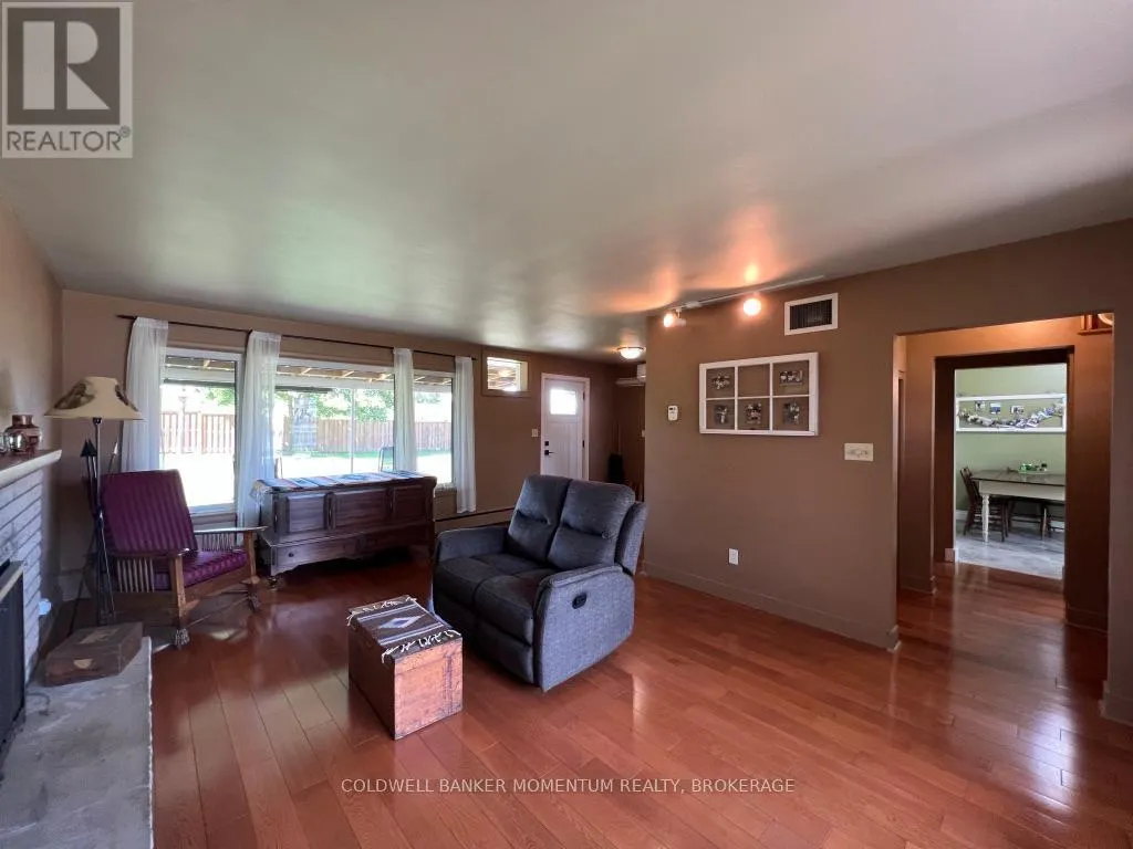 3834 VICTORIA AVENUE