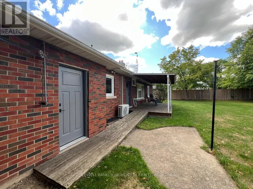 3834 VICTORIA AVENUE