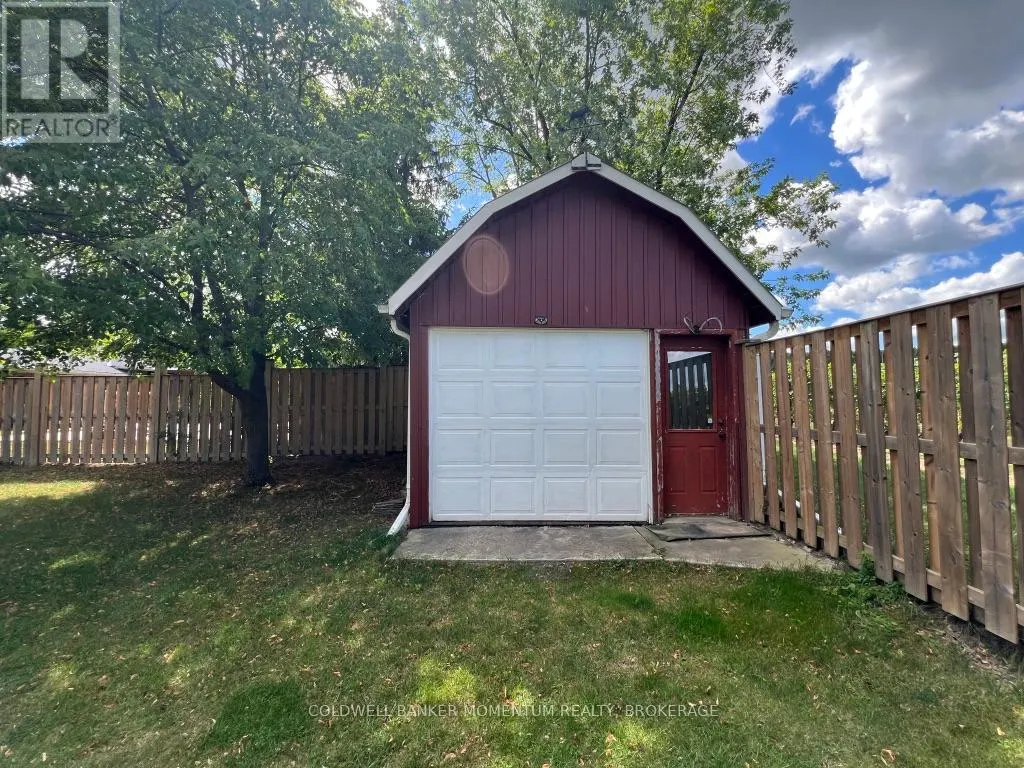 3834 VICTORIA AVENUE