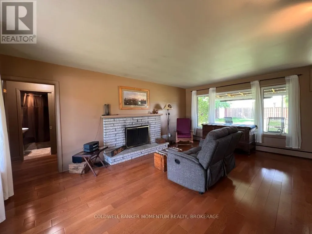 3834 VICTORIA AVENUE