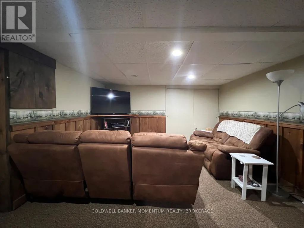 3834 VICTORIA AVENUE