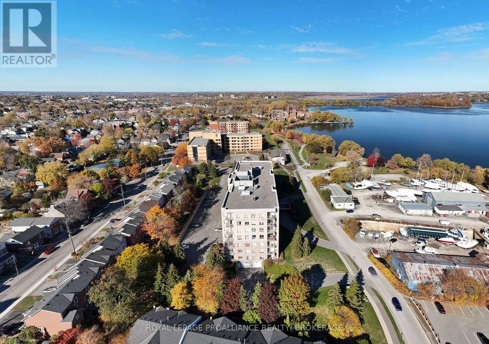 205 - 350 WELLINGTON STREET, #205