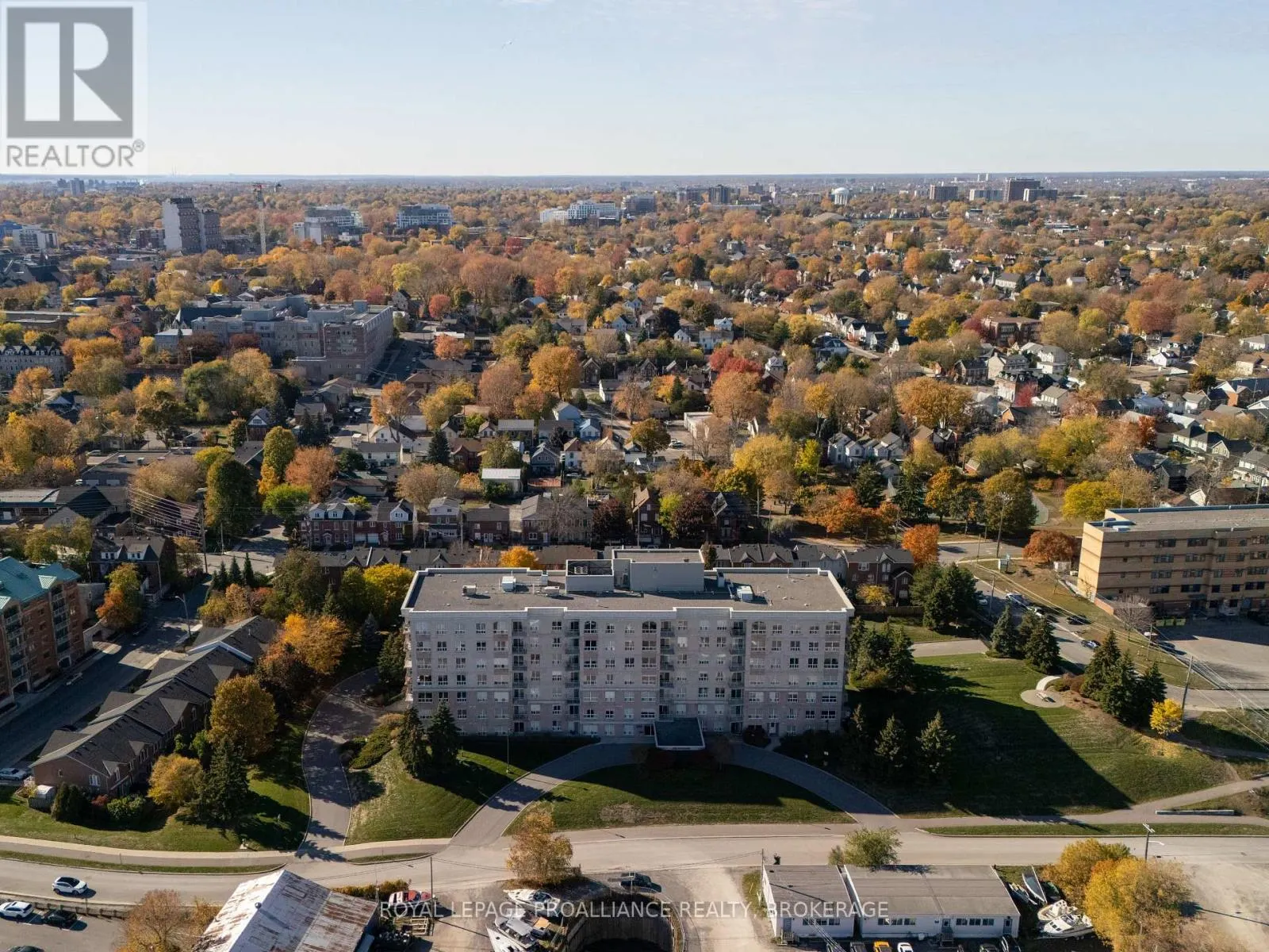 205 - 350 WELLINGTON STREET, #205