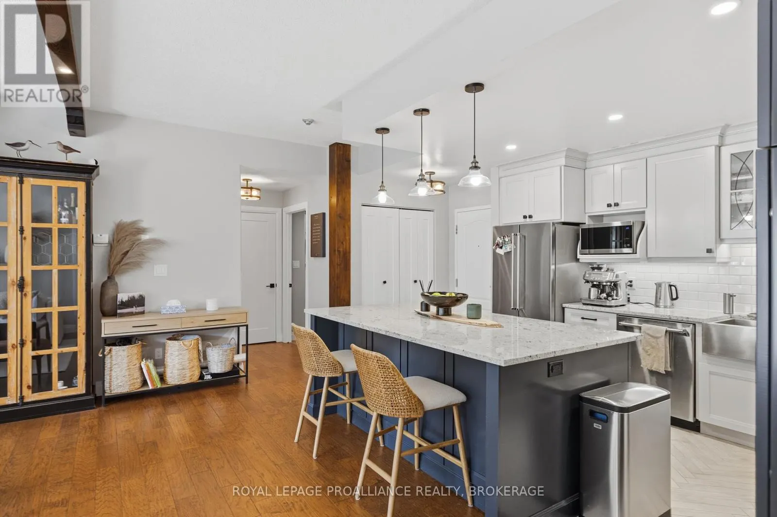 205 - 350 WELLINGTON STREET, #205