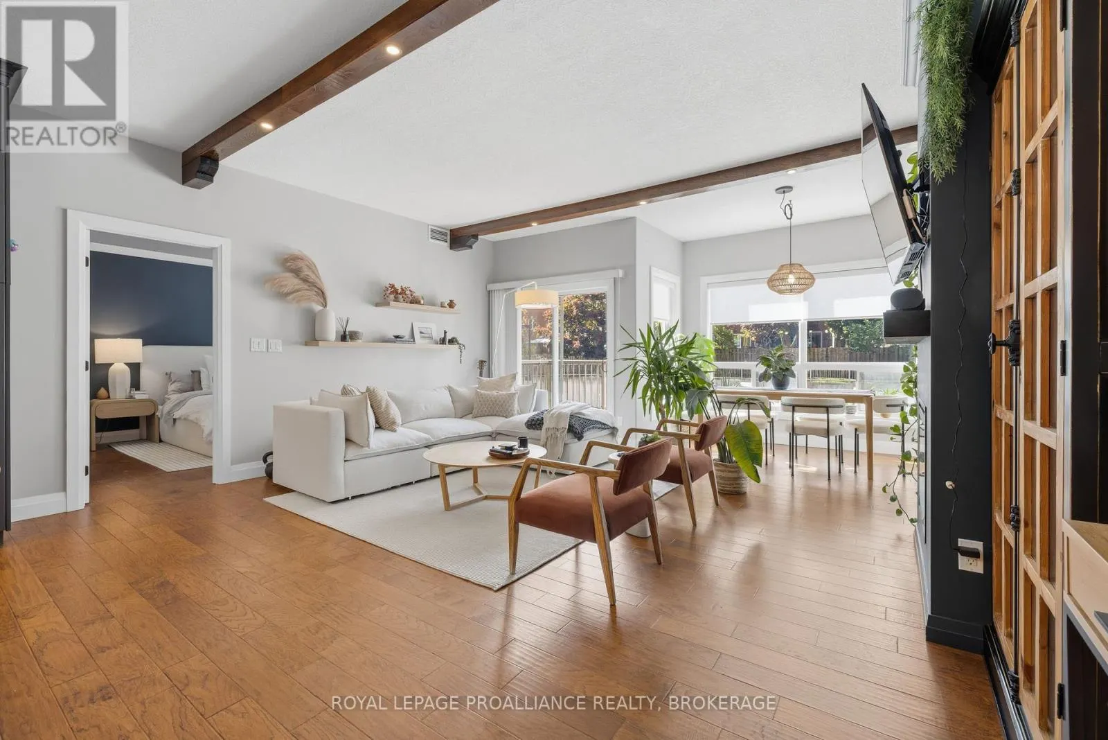 205 - 350 WELLINGTON STREET, #205