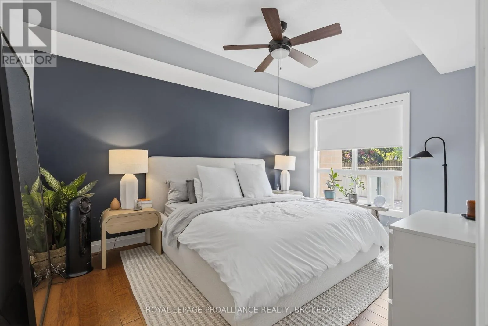 205 - 350 WELLINGTON STREET, #205