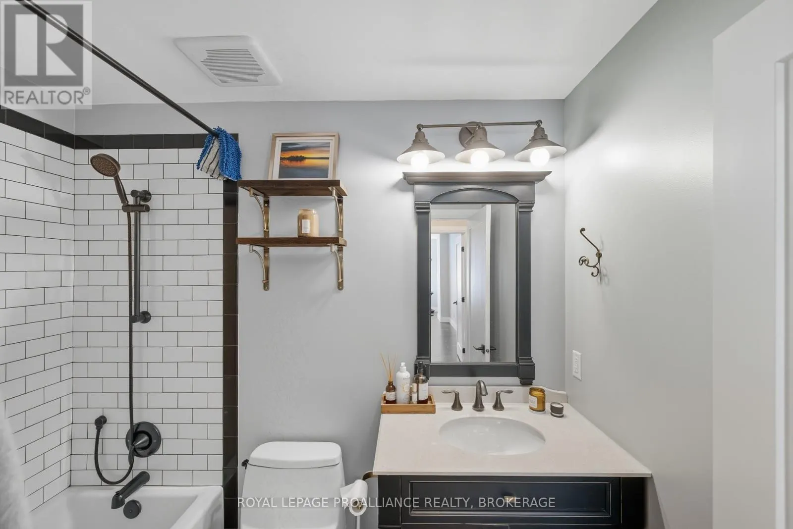 205 - 350 WELLINGTON STREET, #205