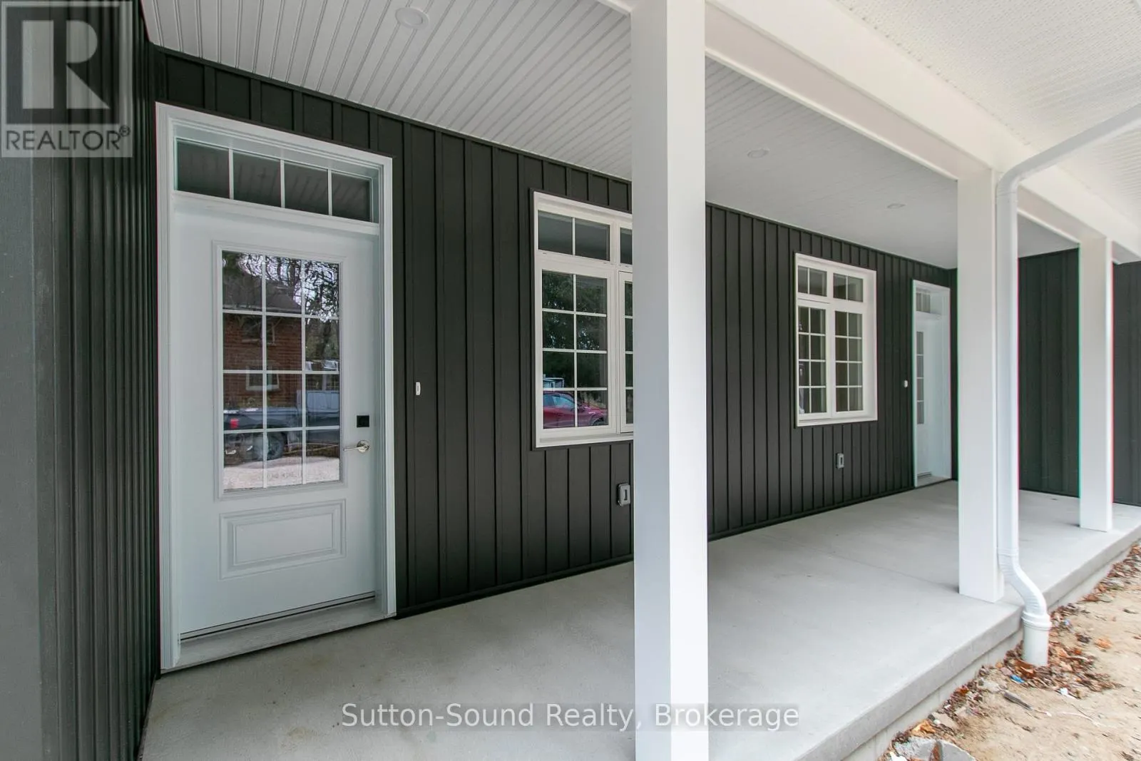 5 - 202 QUEEN STREET W, #5