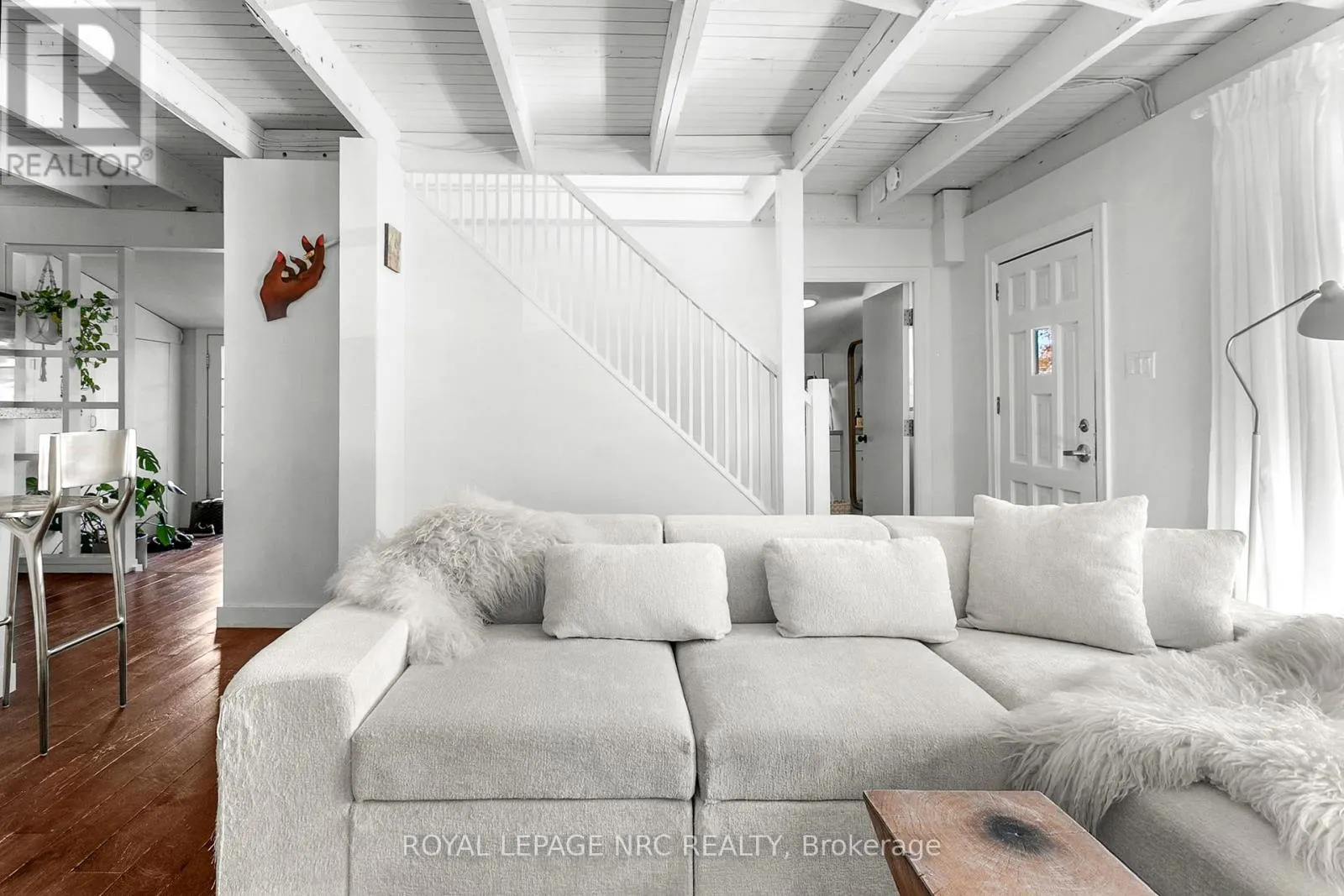 391 CAMBRIDGE ROAD W