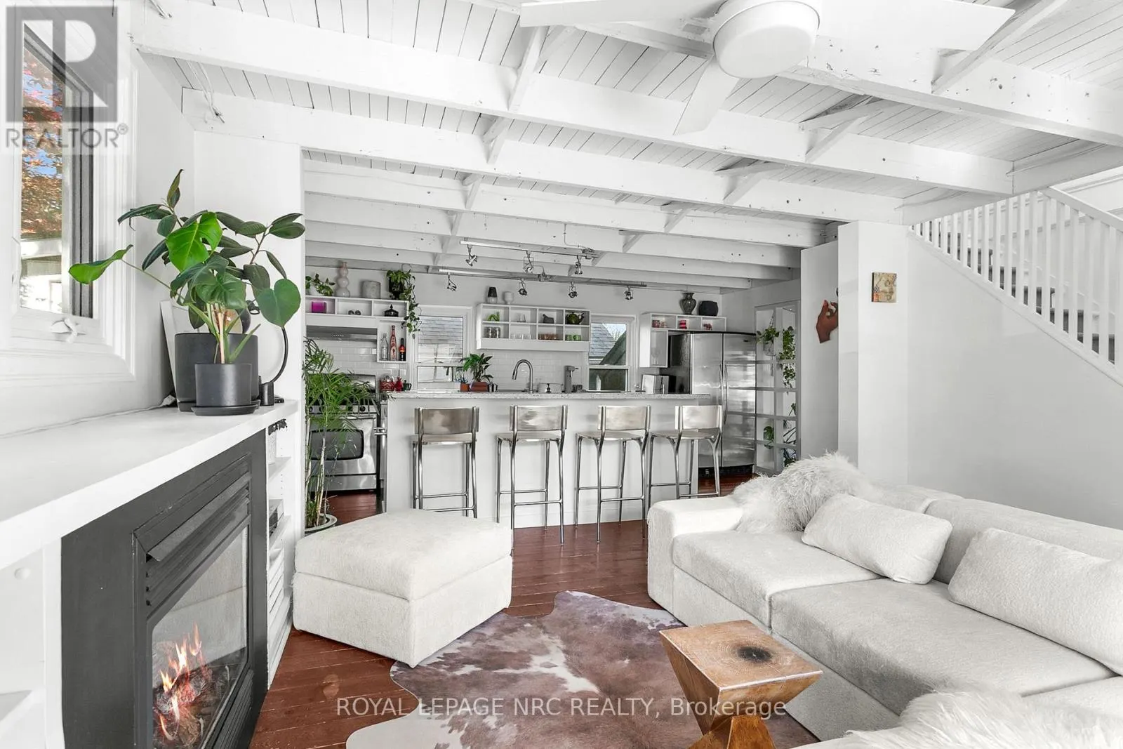 391 CAMBRIDGE ROAD W