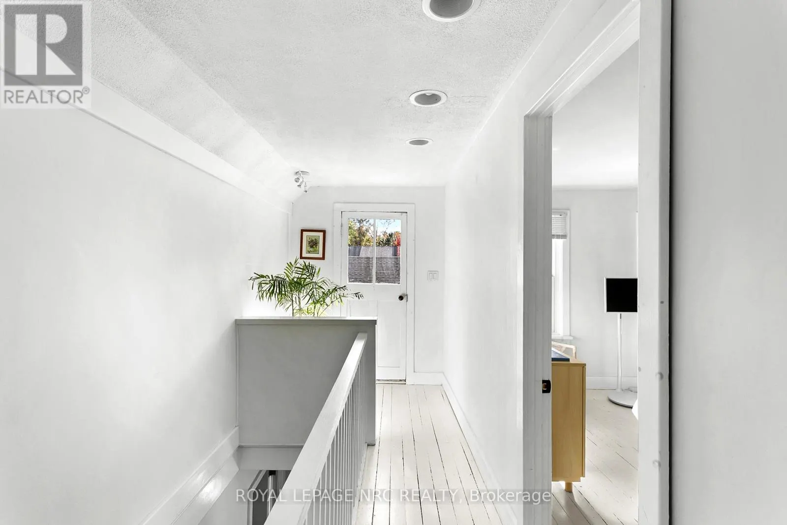 391 CAMBRIDGE ROAD W