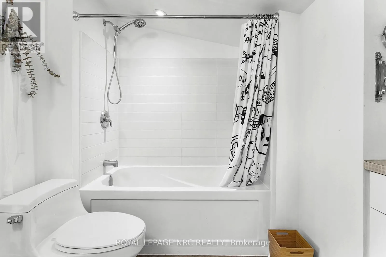 391 CAMBRIDGE ROAD W