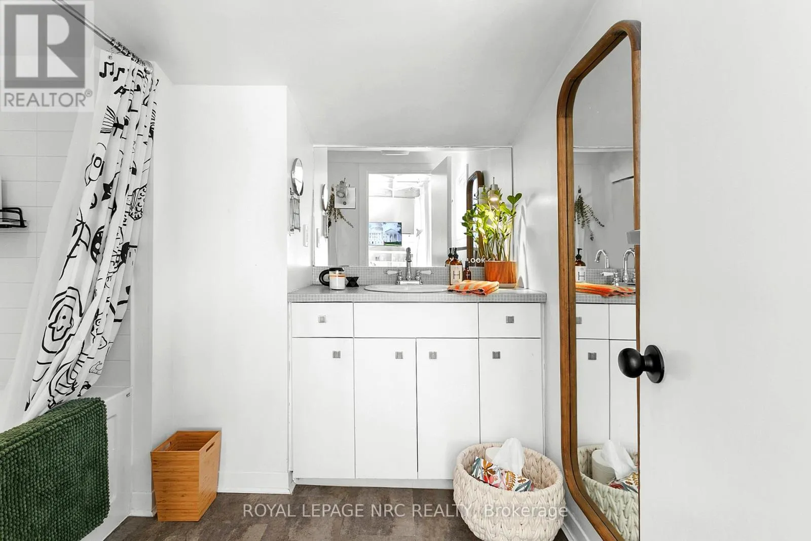 391 CAMBRIDGE ROAD W