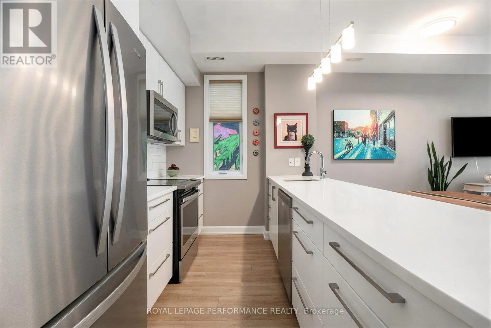 1 - 509 GLADSTONE AVENUE