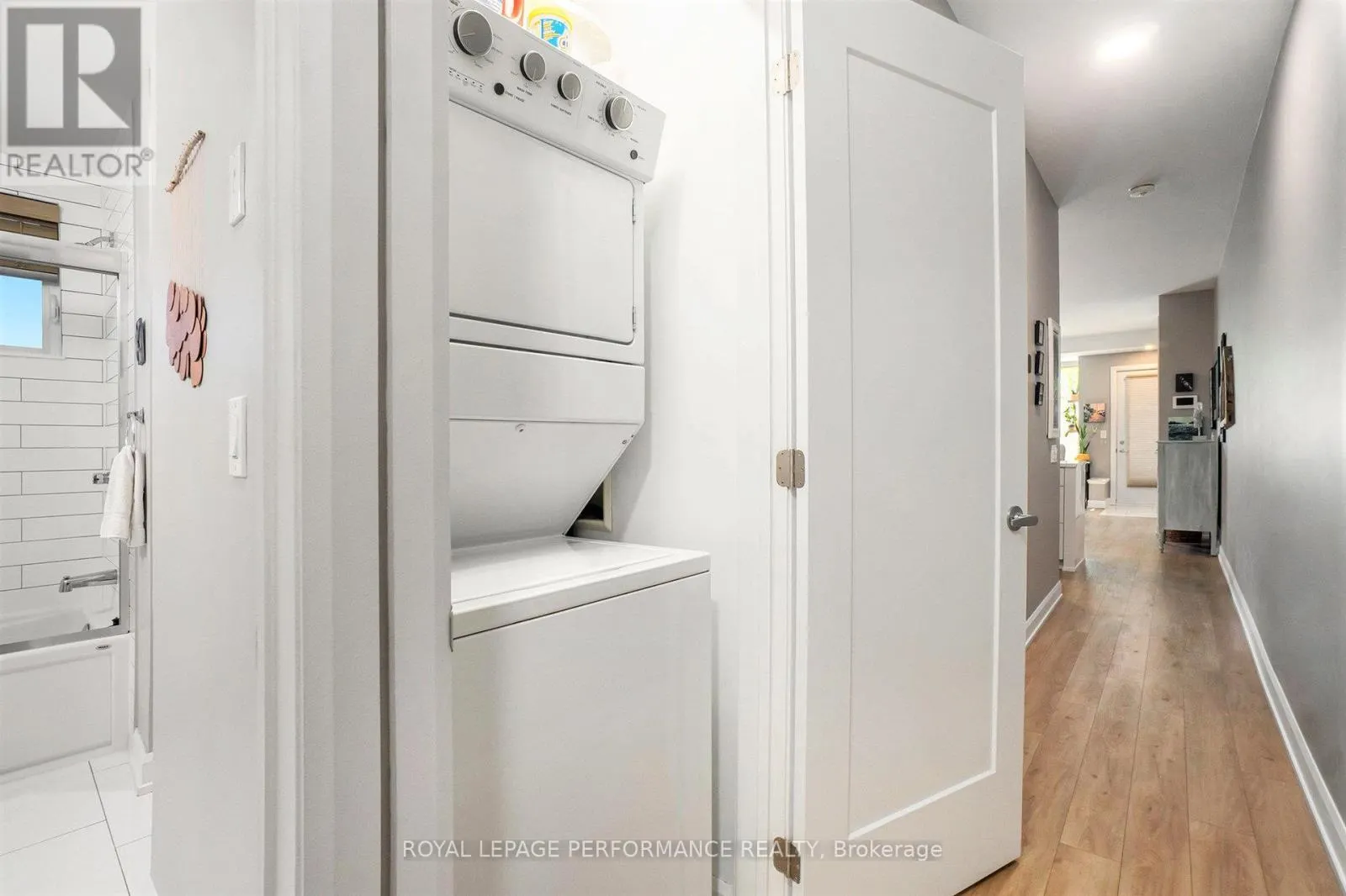 1 - 509 GLADSTONE AVENUE