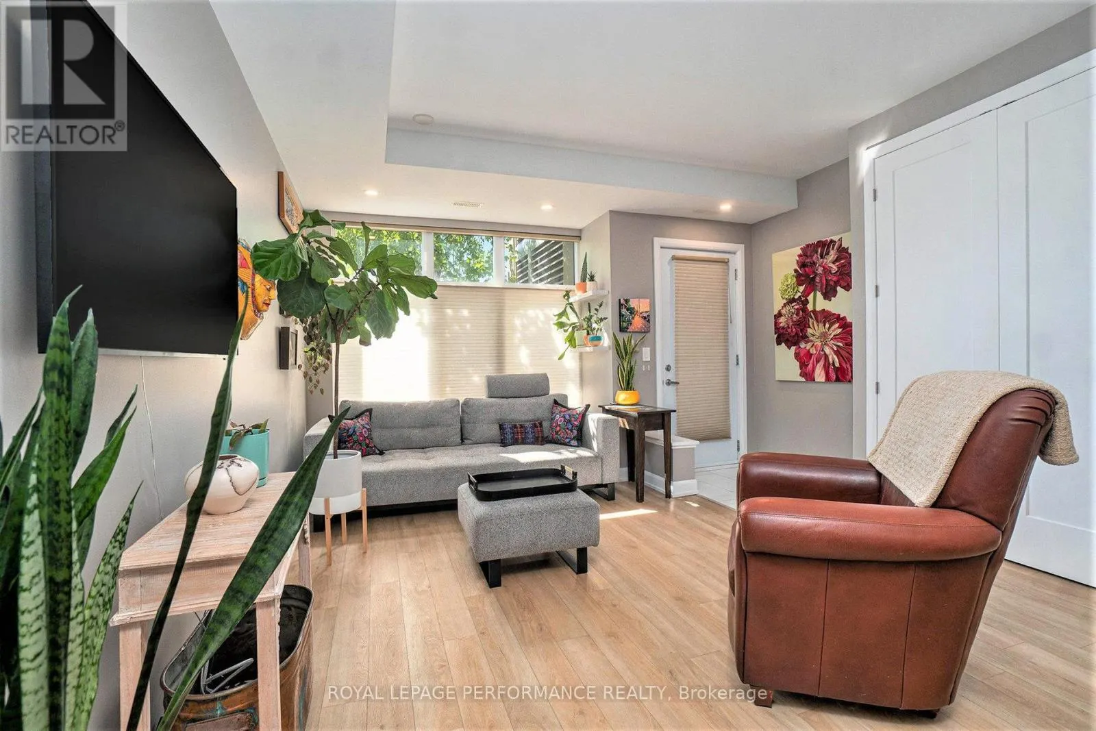 1 - 509 GLADSTONE AVENUE