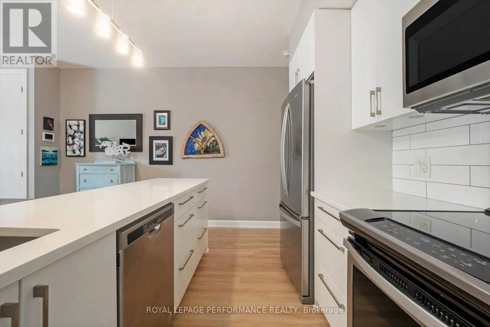 1 - 509 GLADSTONE AVENUE