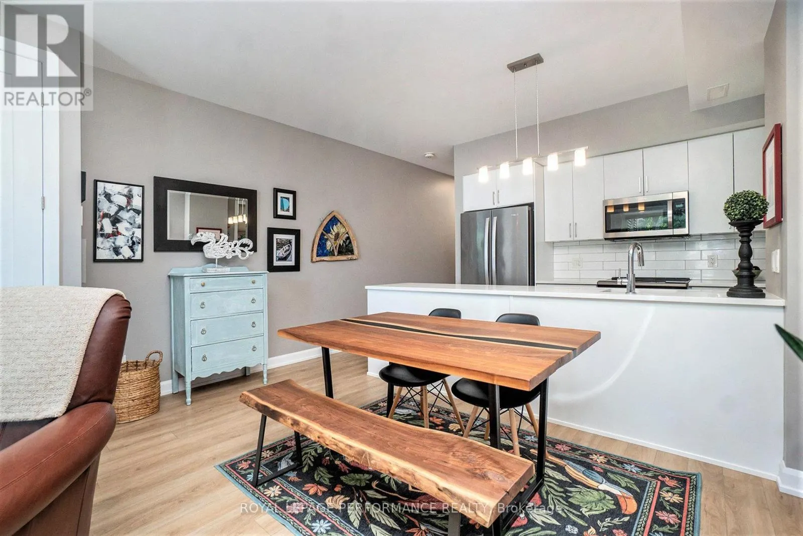 1 - 509 GLADSTONE AVENUE