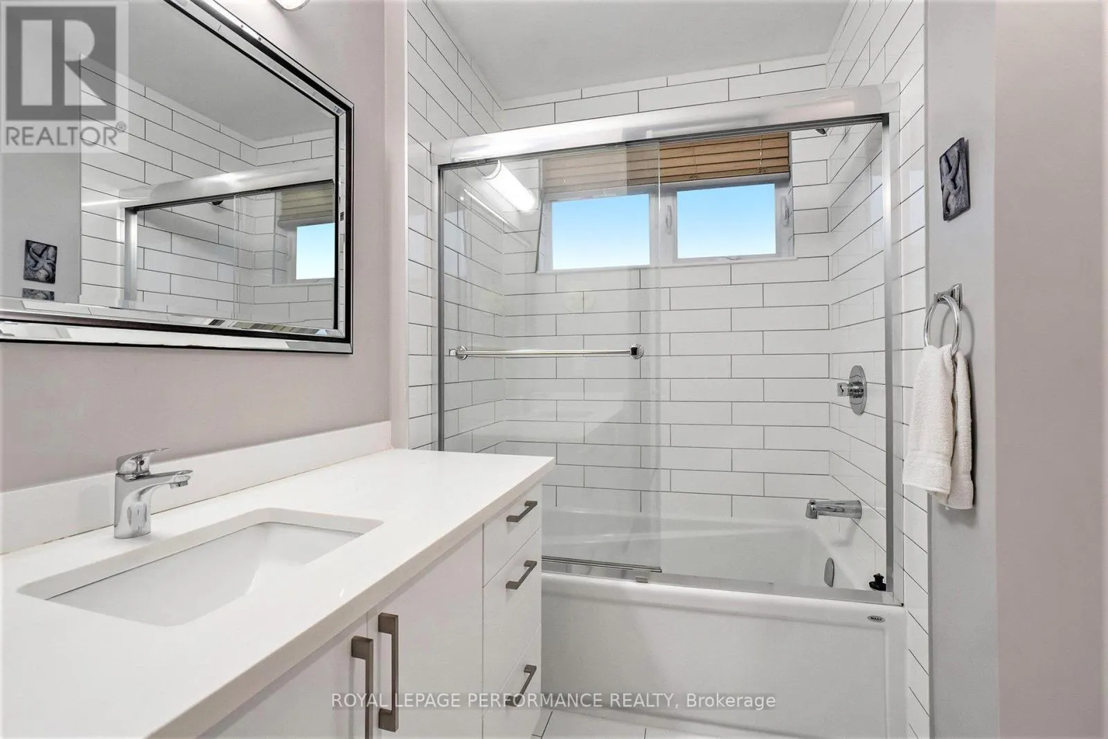 1 - 509 GLADSTONE AVENUE