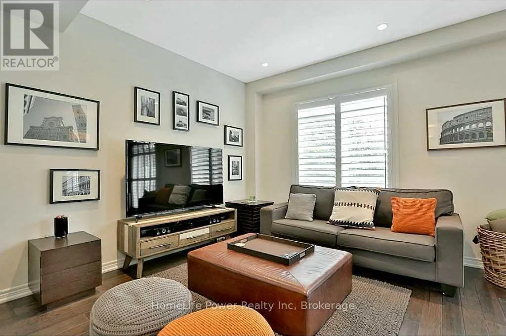 63 SOUTHSHORE CRESCENT