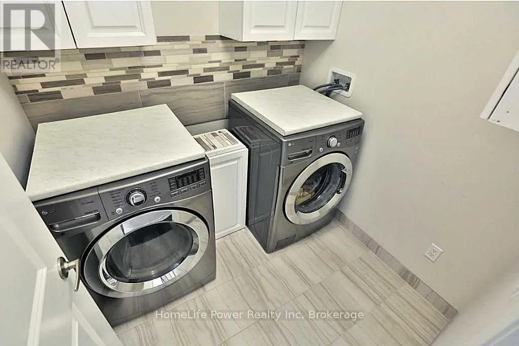 63 SOUTHSHORE CRESCENT