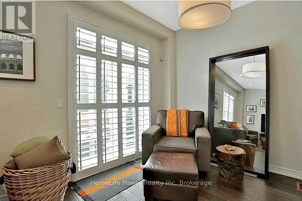 63 SOUTHSHORE CRESCENT