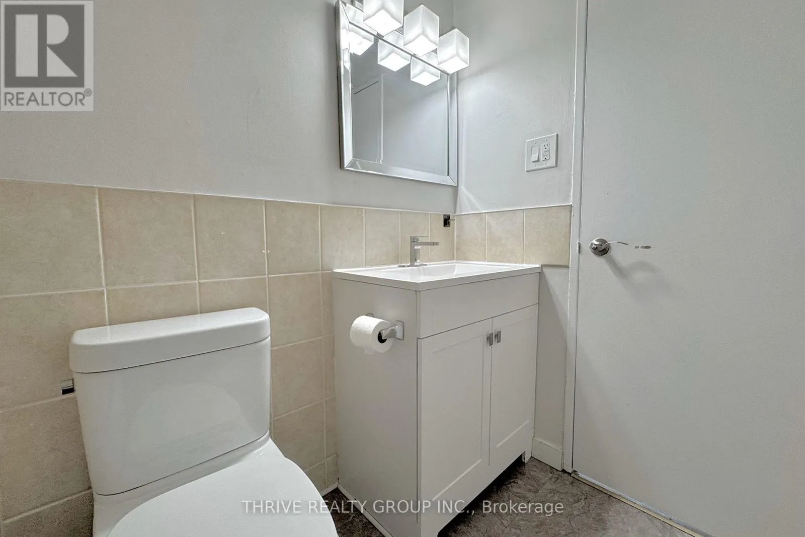 1111 - 573 MORNINGTON AVENUE, #1111