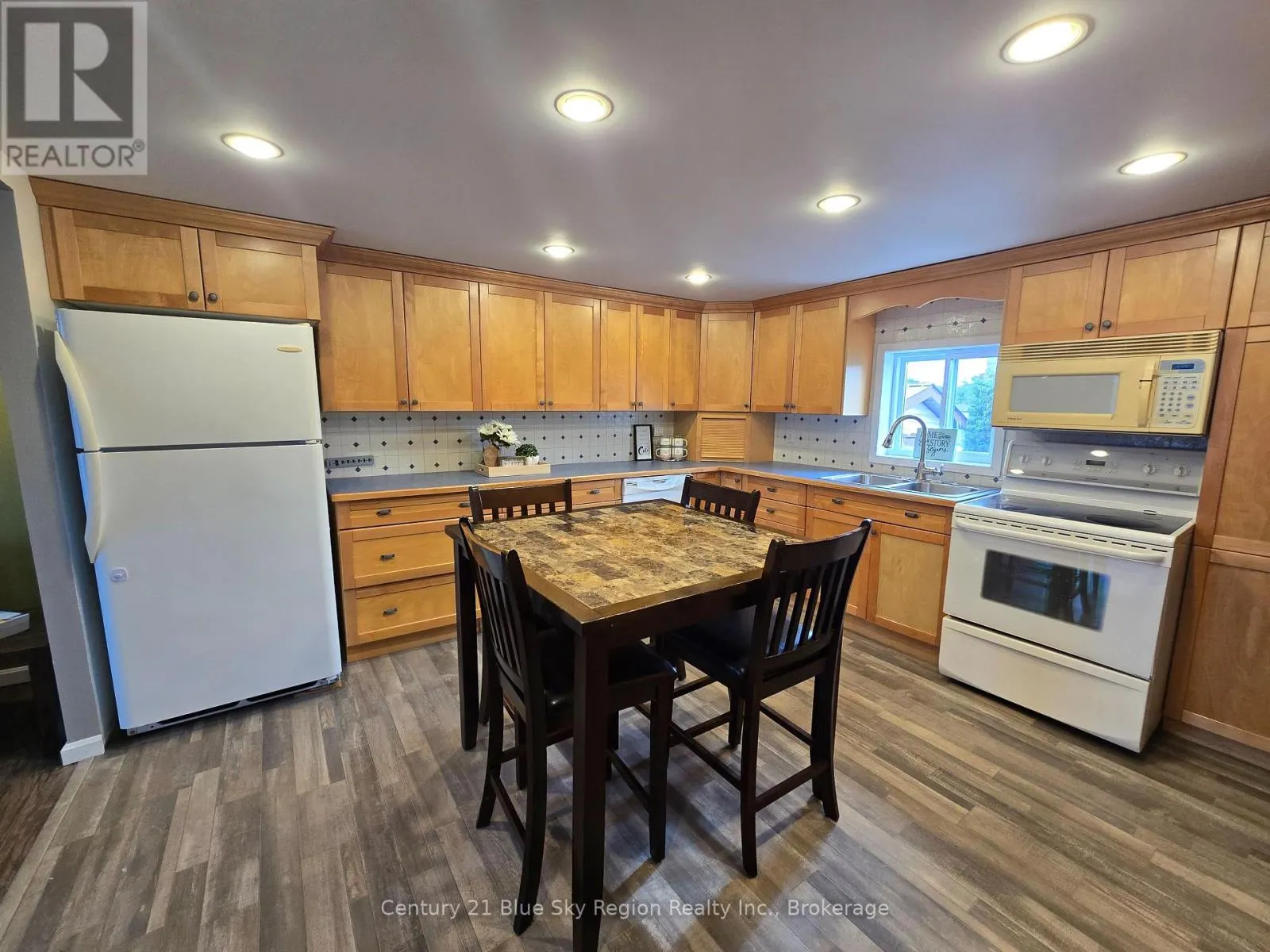 66 PRINCIPALE STREET W