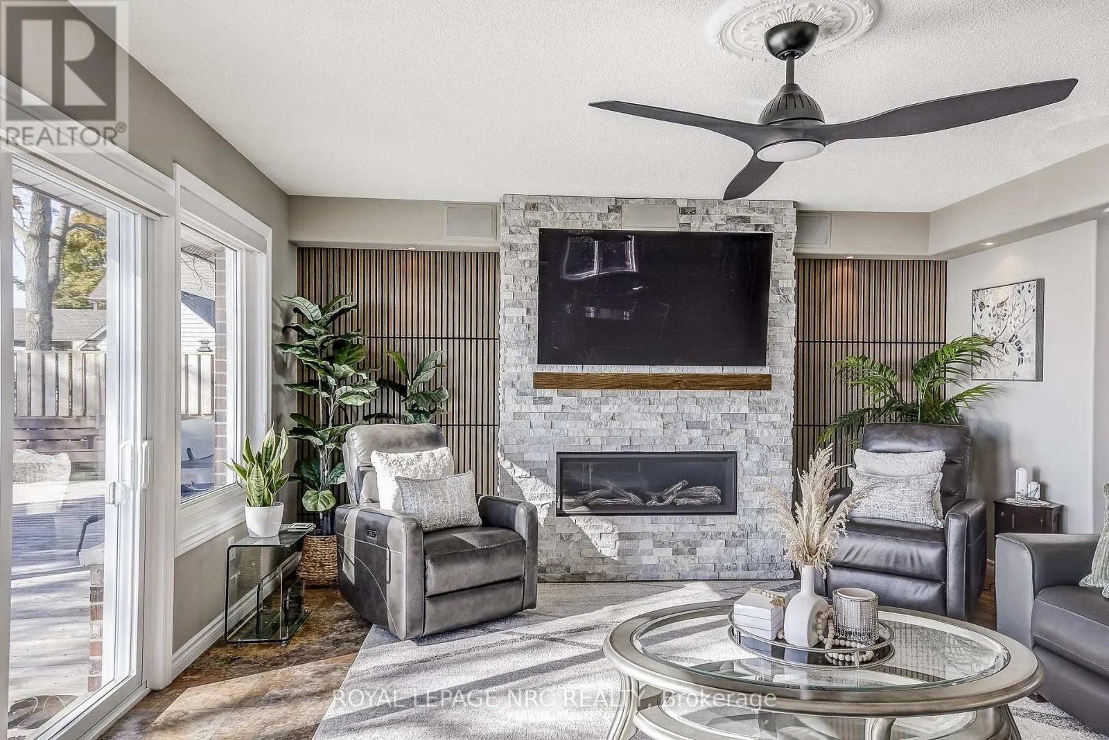 10781 LAKESHORE ROAD W