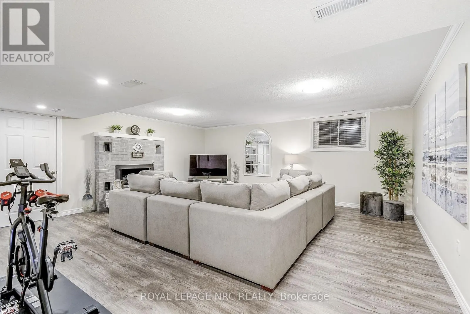 10781 LAKESHORE ROAD W