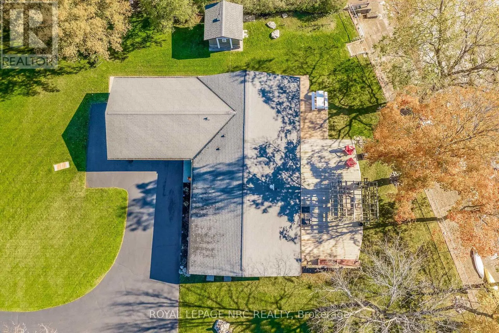 10781 LAKESHORE ROAD W