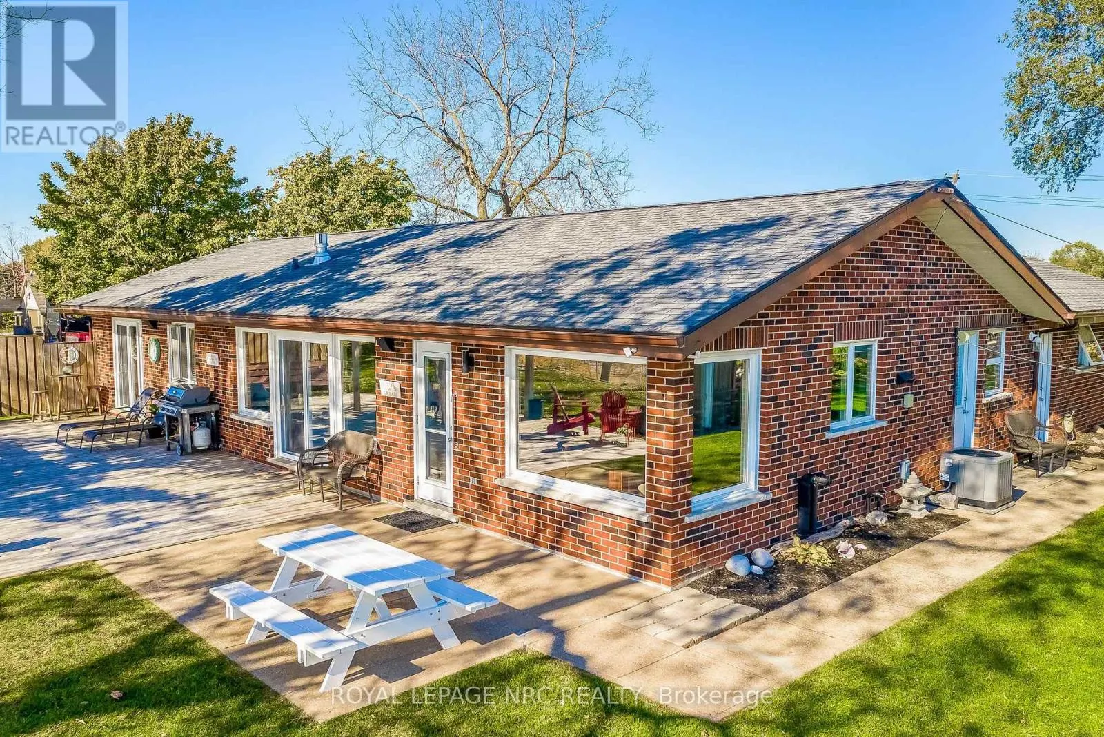 10781 LAKESHORE ROAD W