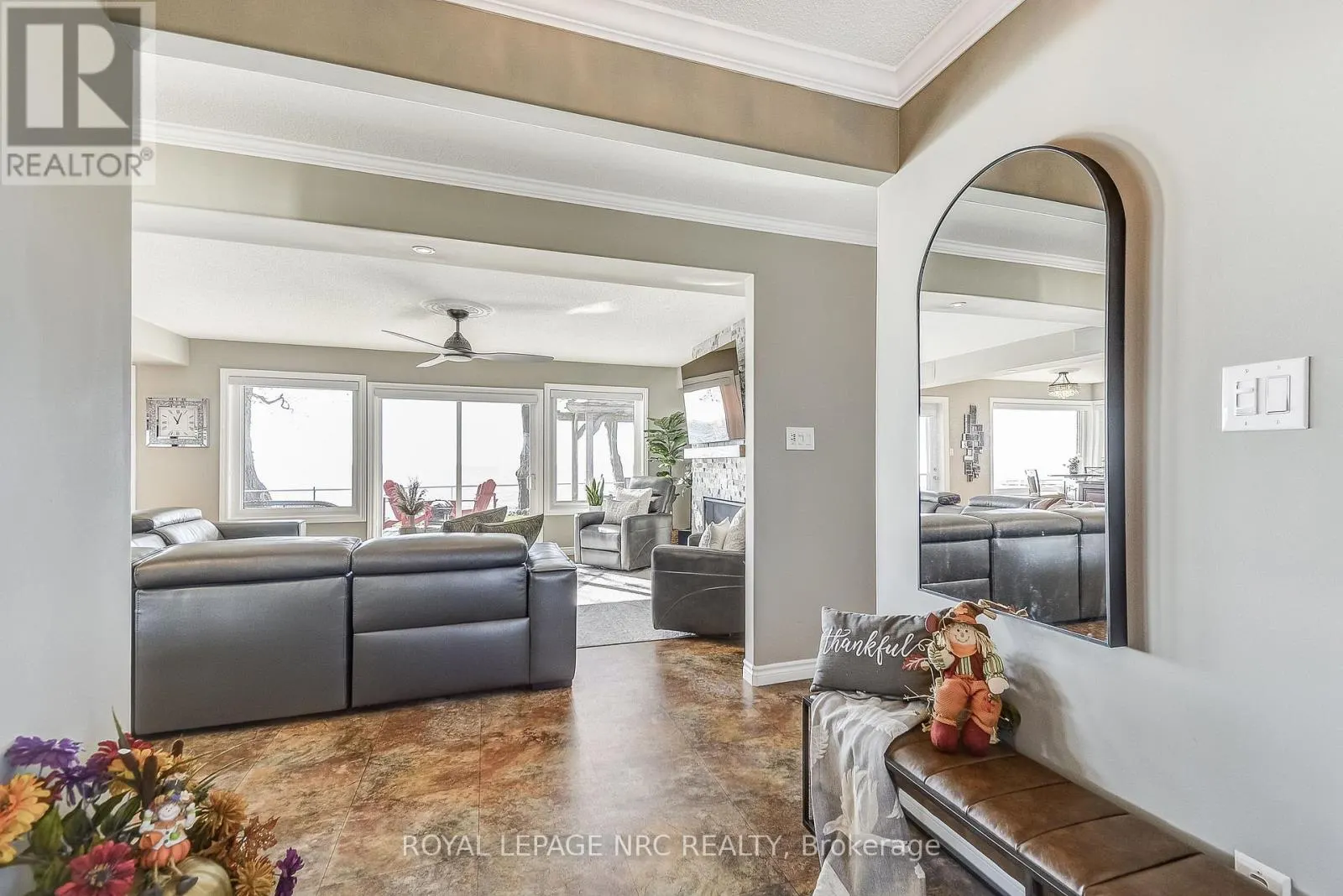 10781 LAKESHORE ROAD W