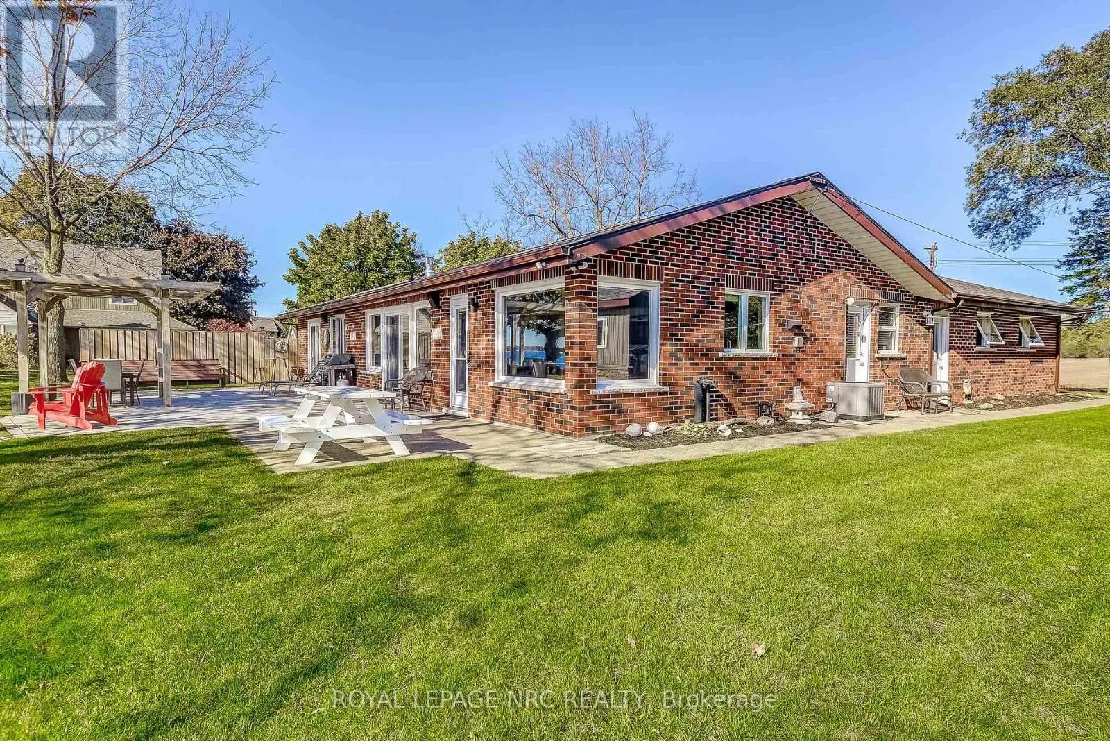 10781 LAKESHORE ROAD W