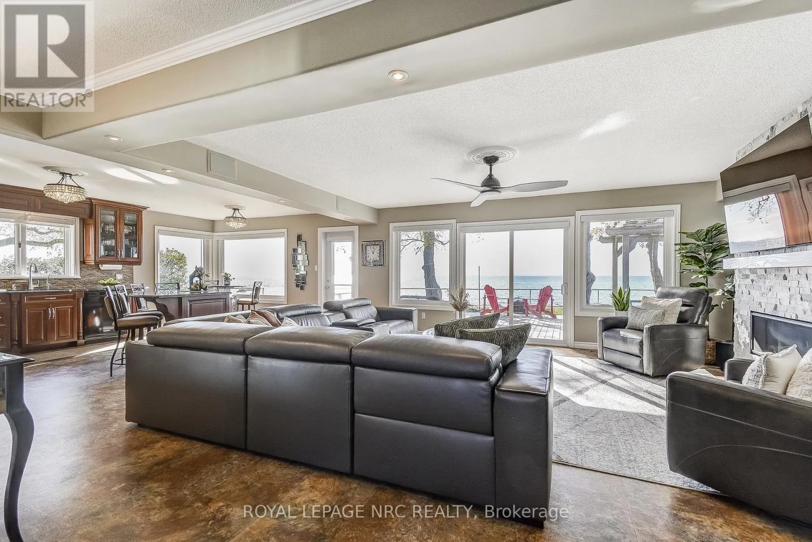 10781 LAKESHORE ROAD W