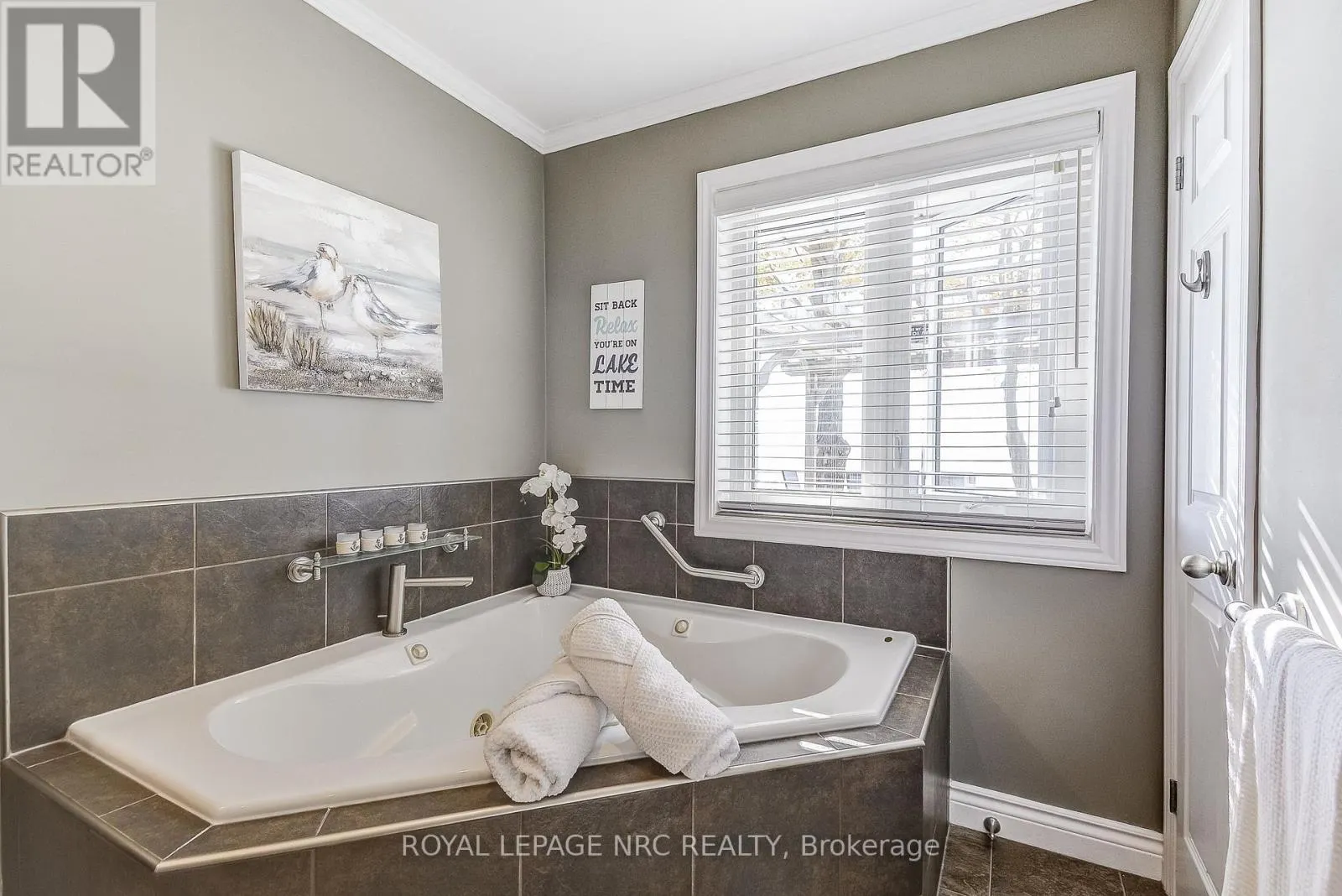 10781 LAKESHORE ROAD W