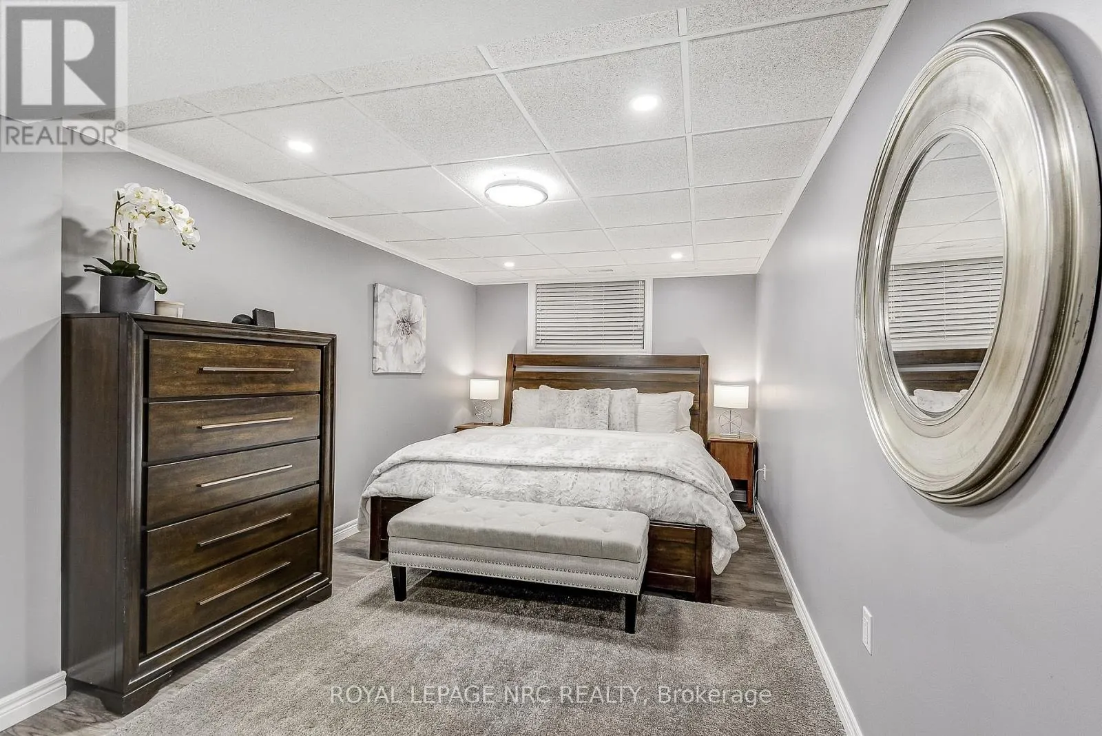 10781 LAKESHORE ROAD W