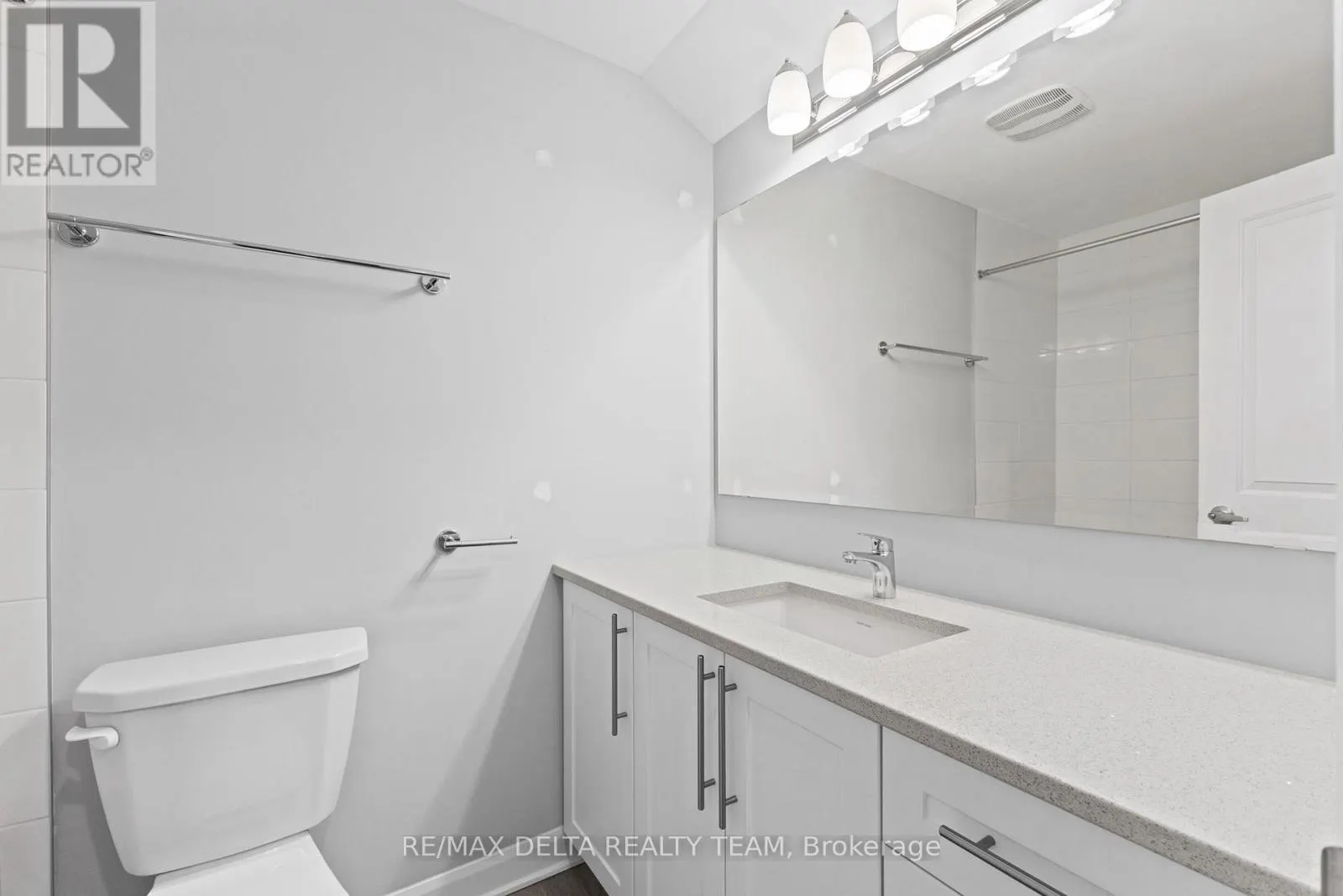 A - 706 AMBERWING PRIVATE