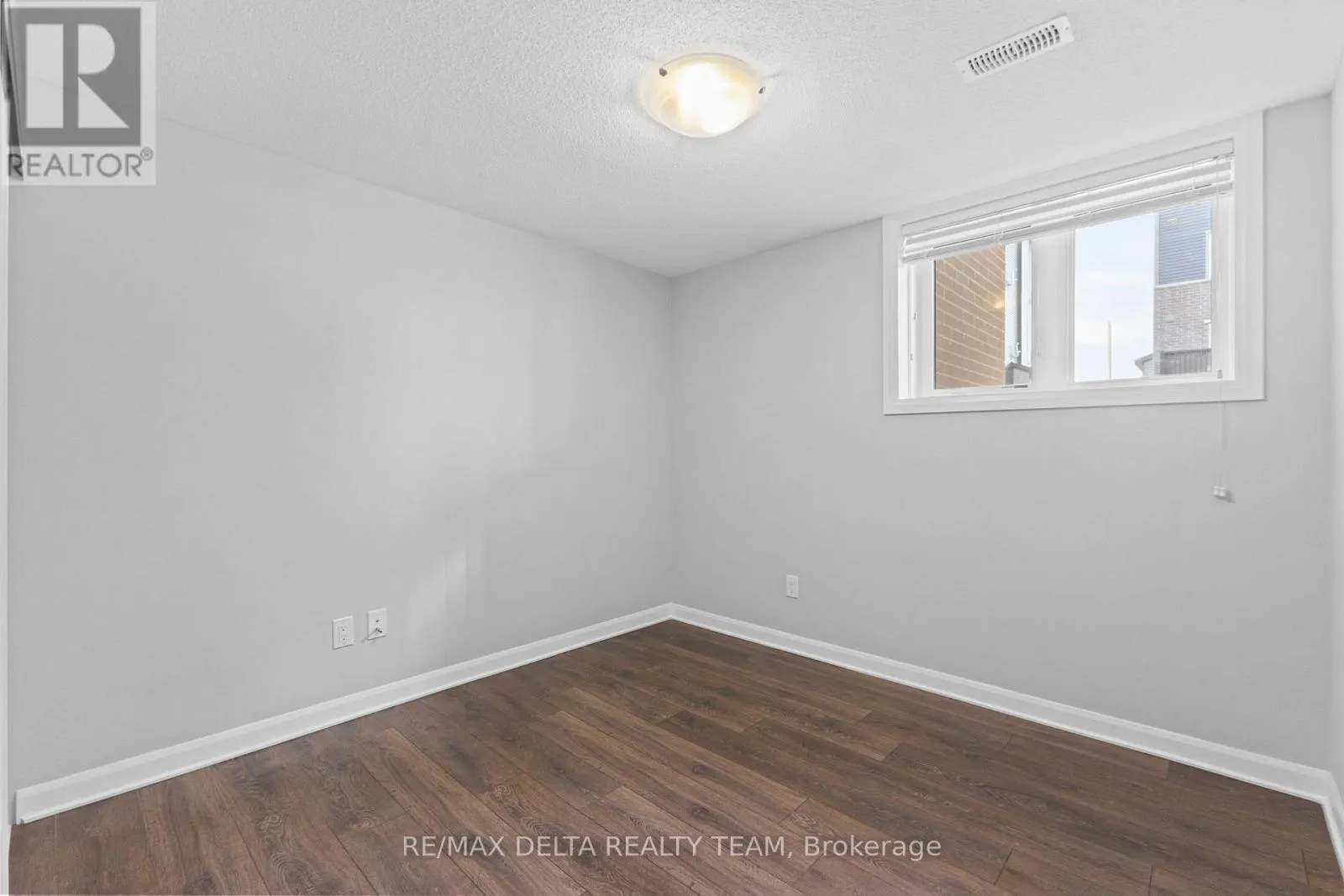 A - 706 AMBERWING PRIVATE