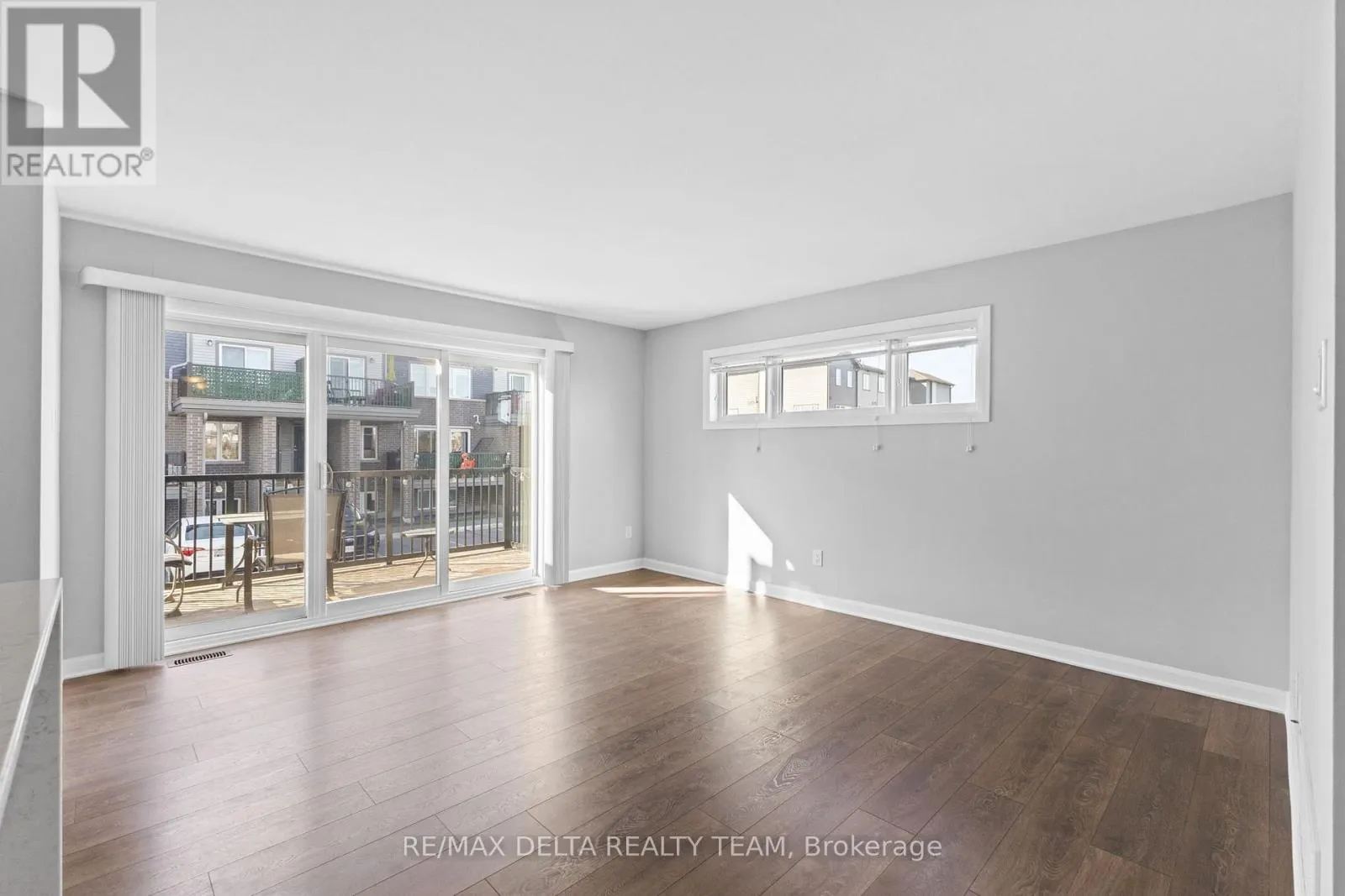 A - 706 AMBERWING PRIVATE