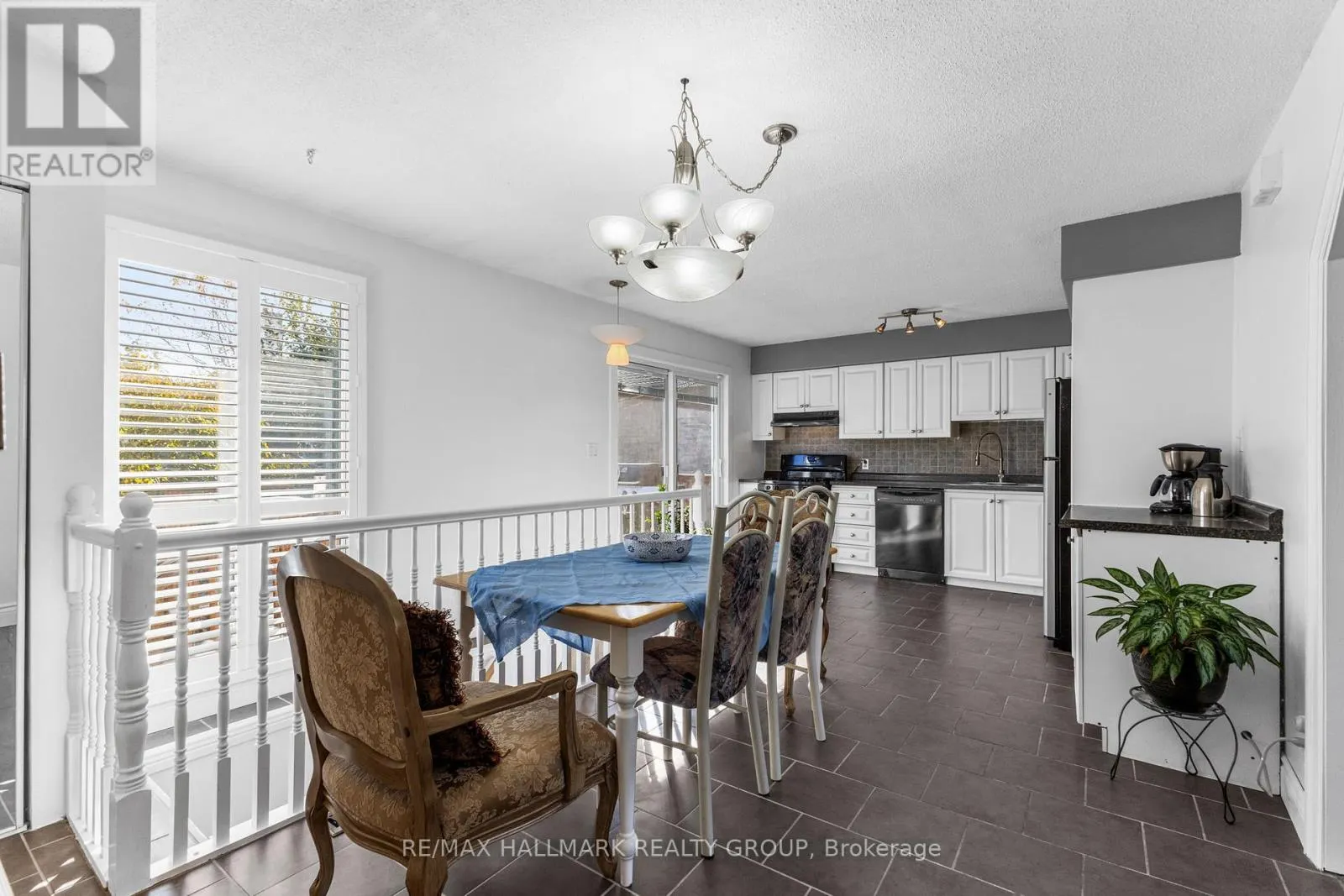 1902 ROSEBELLA AVENUE