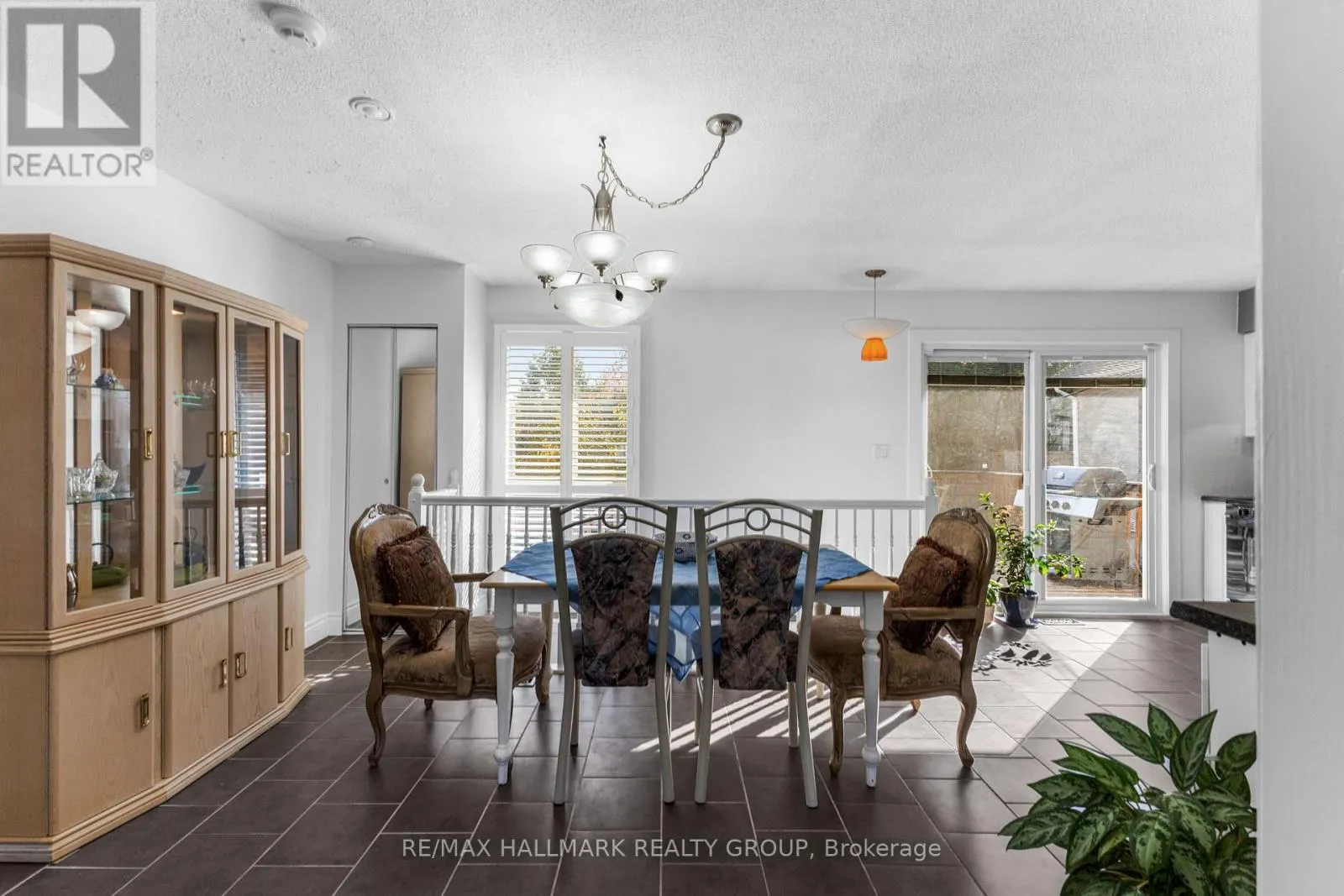 1902 ROSEBELLA AVENUE