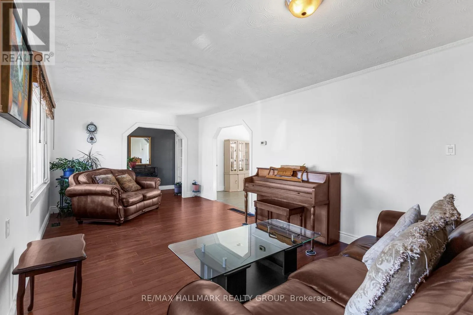 1902 ROSEBELLA AVENUE