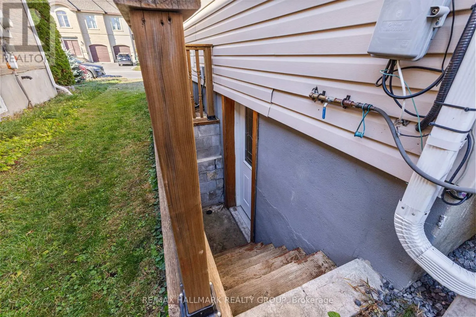 1902 ROSEBELLA AVENUE