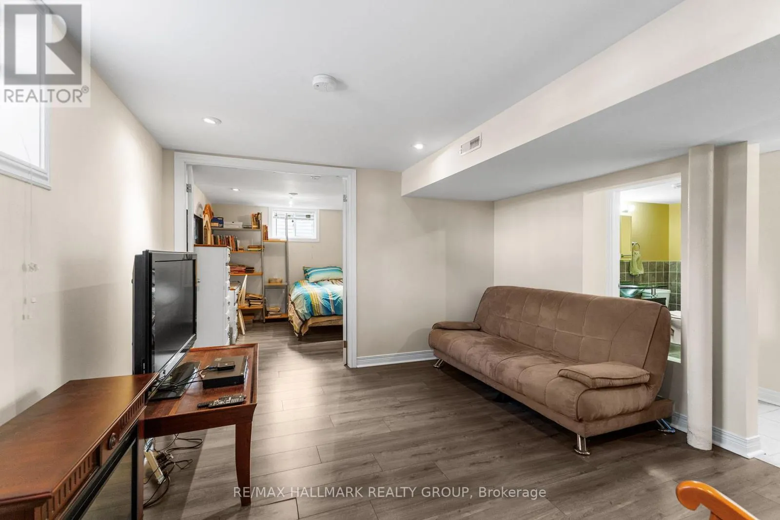 1902 ROSEBELLA AVENUE